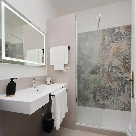 Gracchi Gallery S'peter Basilica Vaticano Luxury For 7 Aircond Wifi Netflix Daire Roma